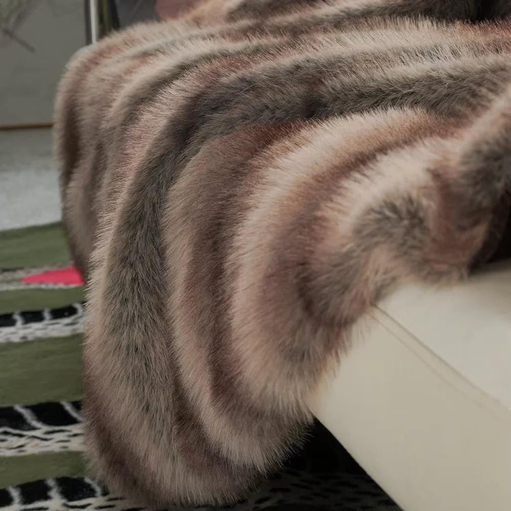 High-End Faux Fur Blanket - Elegant Plaid Design for Beds and Sofas, Ideal for Home Decoration and Comfort - Fly It Try It