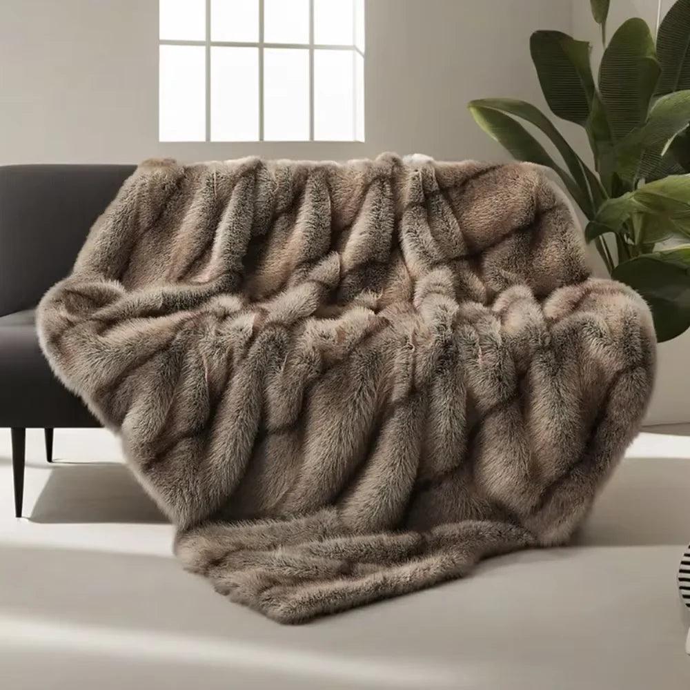 High-End Faux Fur Blanket - Elegant Plaid Design for Beds and Sofas, Ideal for Home Decoration and Comfort - Fly It Try It