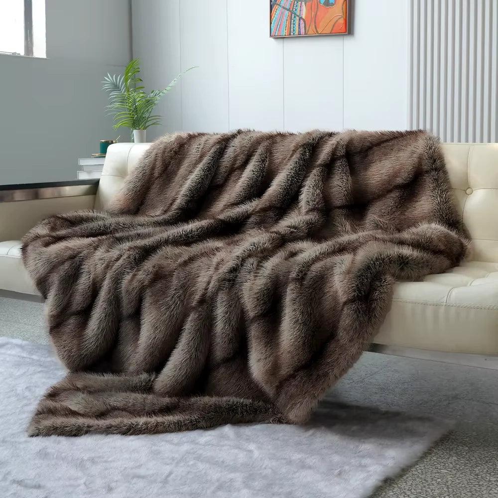 High-End Faux Fur Blanket - Elegant Plaid Design for Beds and Sofas, Ideal for Home Decoration and Comfort - Fly It Try It