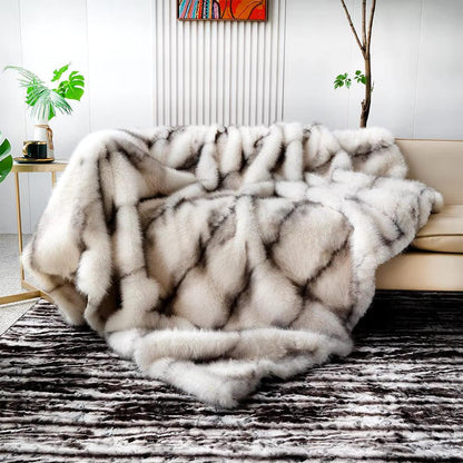 High-End Faux Fur Blanket - Elegant Plaid Design for Beds and Sofas, Ideal for Home Decoration and Comfort - Fly It Try It